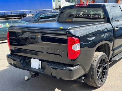 elektricheskaya-rolleta-na-kuzov-toyota-tundra (1)